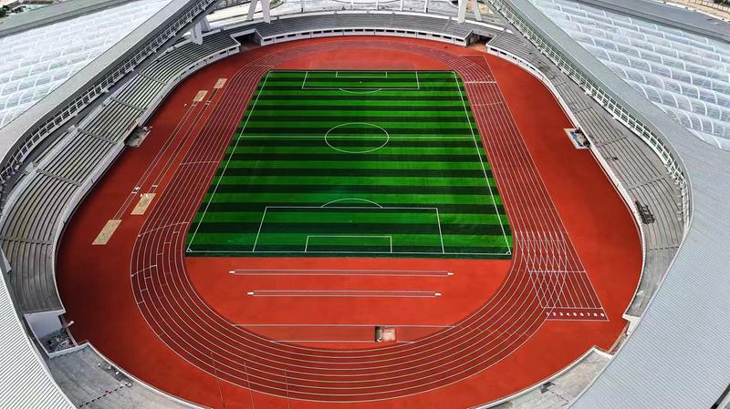 的国际权威, 件和不同使