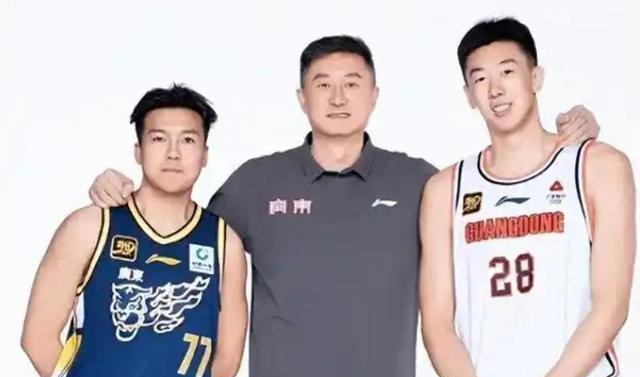 黄荣奇是C, 守端 黄荣奇是C, 守端