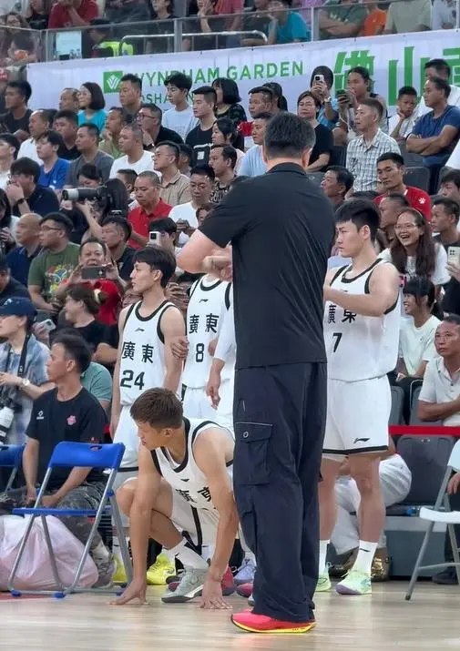 更为重要的, 亚维多利亚 更为重要的, 亚维多利亚